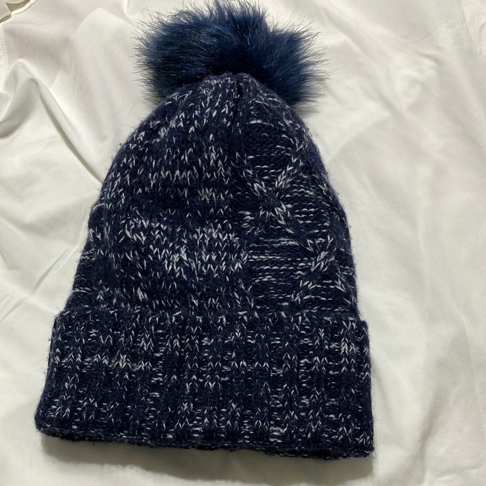Cozy Navy Blue Knit Pom-Pom Beanie